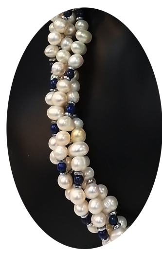 SAWA7000- 4 reihige weiss Süsswasserperlen rund, ca 6-7mm, Lapislazuli