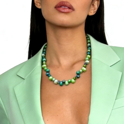 COL1002- Collier aus bunten Süßwasserperlen Grünverlauf
