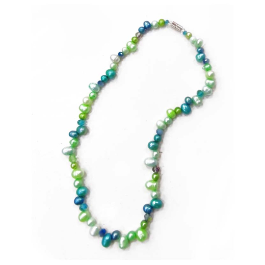 COL1002- Collier aus bunten Süßwasserperlen Grünverlauf