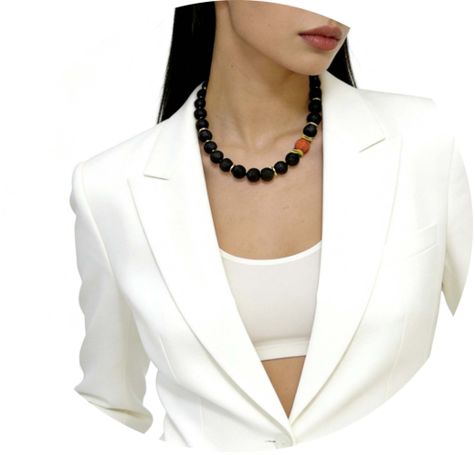 KLS7001- Collier aus Lava & Coralle mit goldigen Elementen Kugelform