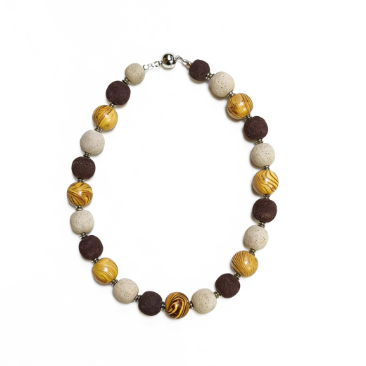 CAB699- Kette aus Holzperlen und Lava im Braun und Beigetönen