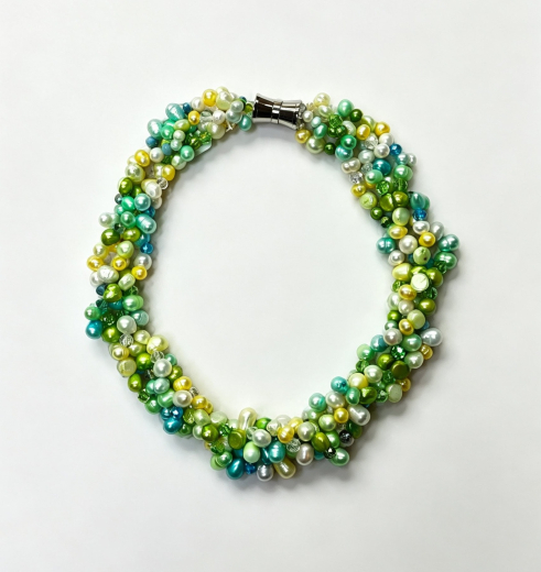 SAWA8006- 4 reihige heller Grün Töne aus Süsswasserperlen ca 6-8 mm mit Magnetverschluss