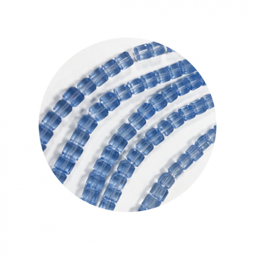 STW4206-85 Stk in Strang Kristallstrass Würfel 4x4 light Sapphire