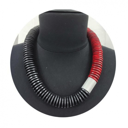 CSTA006- Kette aus Holzscheiben im Schwarz, Rot mit Alusilber 20# 52