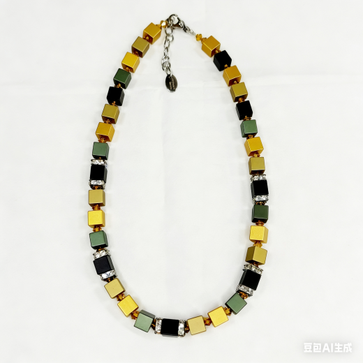 CUE8C04- Blickfang Gold, Senf, grün, black aus elox. Alum. Würfel 8x8x8, Rundelle