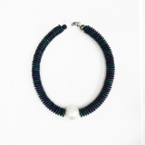 CLMA003- Kette aus Holzscheiben im grün, Blau mit weißen Kugel