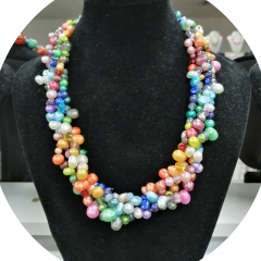 SAWA8000- 4 reihige bunt Regenbogen aus Süsswasserperlen ca 6-7 mm mit Magnetverschluss