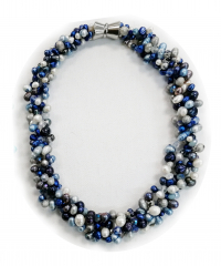 SAWA8005- 4 reihige Blau Töne aus Süsswasserperlen ca 6-8 mm mit Magnetverschluss