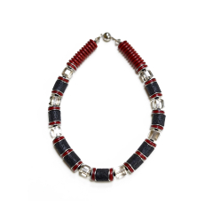 CAY1007- Kette aus Holzscheiben in Rot, Kristall und Color Lava in Braun