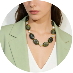 PLM404- Halskette aus Achat Scheiben grün bis d. grün 48cm