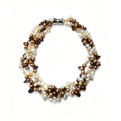 SAWA8007- 4 reihige weiß, braune Töne aus Süsswasserperlen ca 6-8 mm mit Magnetverschluss
