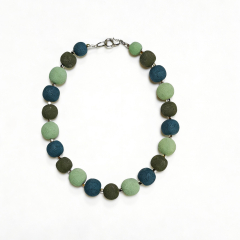 CAB601- Kette aus Color Lava im Grünton