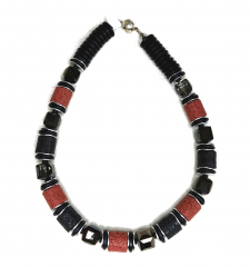 CAY1002- Kette aus Holzscheiben, Kristall und Lava im Schwarz Ton