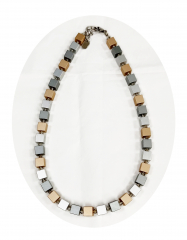 CUE8A03- Blickfang beige, grau, silber aus elox. Alum. Würfel 8x8x8